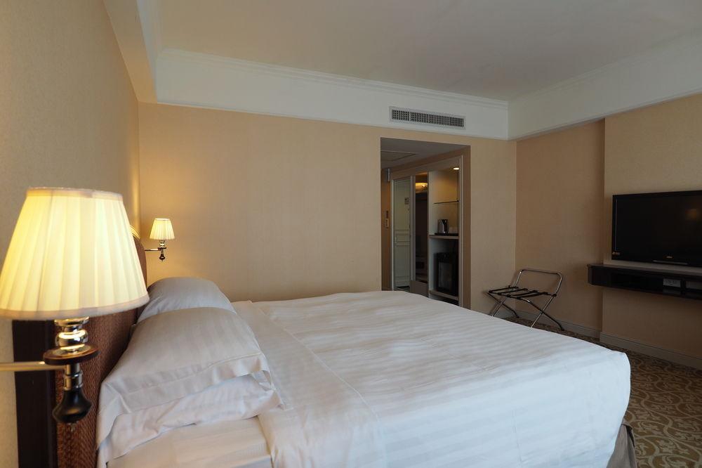 Hotel Kingdom Kaohsiung Extérieur photo