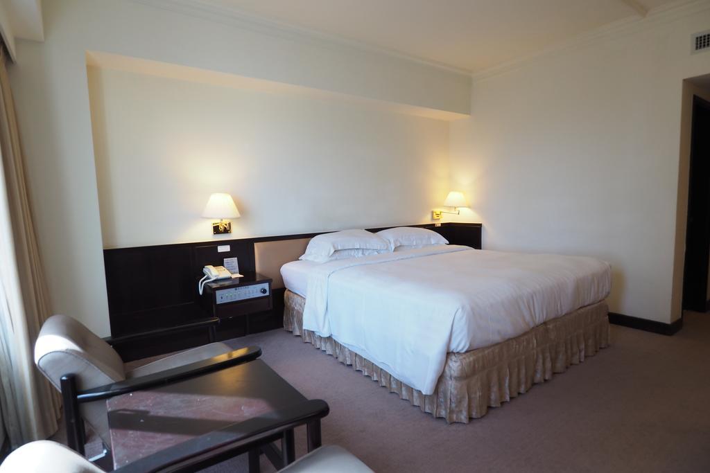 Hotel Kingdom Kaohsiung Extérieur photo