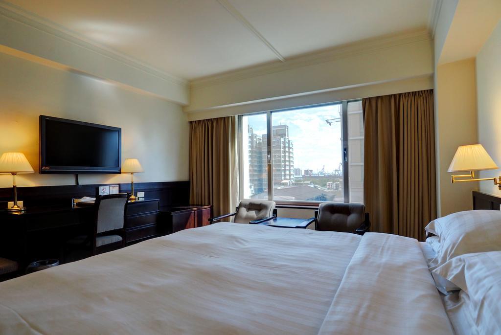 Hotel Kingdom Kaohsiung Extérieur photo